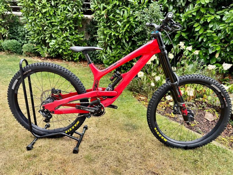 YT Industries Tues CF PRO
