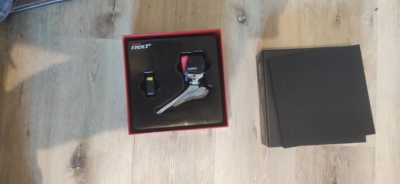 Bezdrátová sada SRAM RED eTap 2x11 + brzdy Dura-Ace