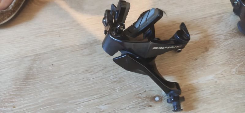 Bezdrátová sada SRAM RED eTap 2x11 + brzdy Dura-Ace