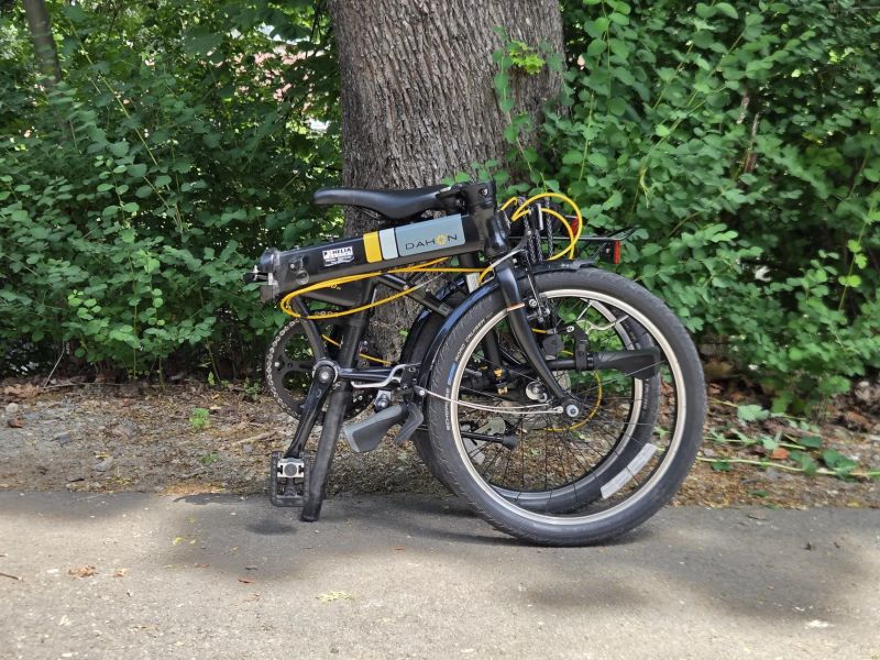 Skládací kolo Dahon Vitesse D8, pěkný stav, ideální na dojíždění po městě