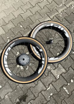 Zapletená kola ZIPP 303 XPLR S Carbon Tubelss Disc XD-R