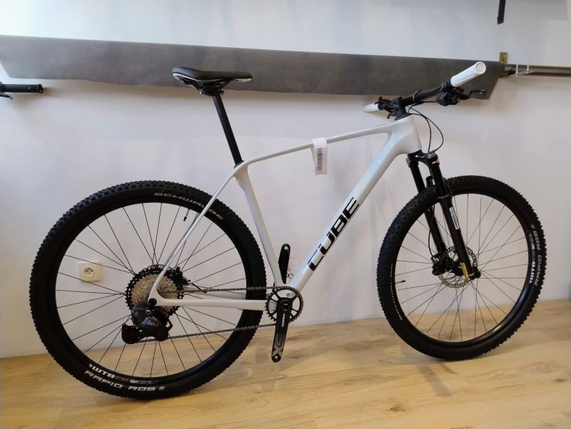 Cube Reaction C:62 ONE (karbon) XT Di2 - vel. 20"
