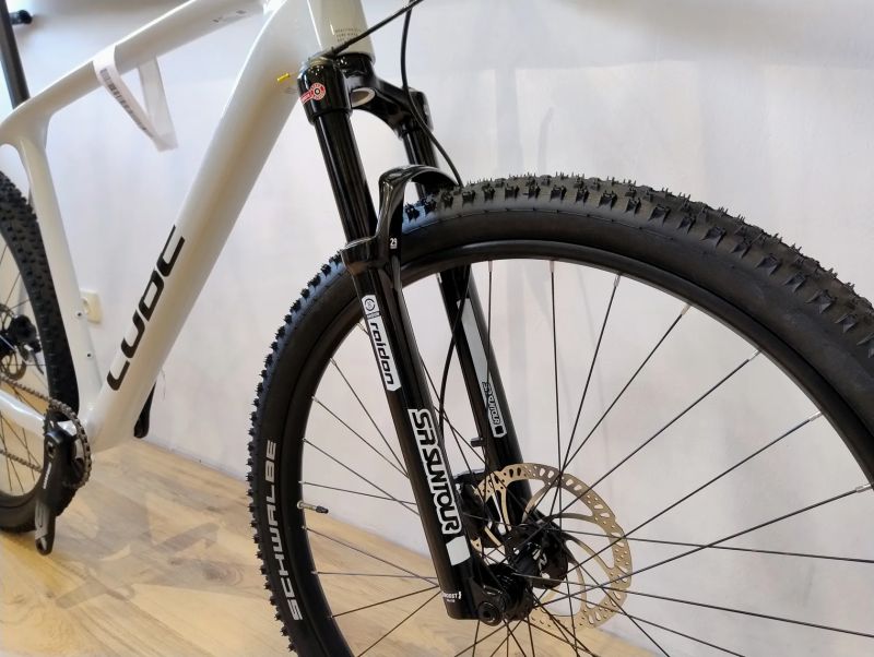 Cube Reaction C:62 ONE (karbon) XT Di2 - vel. 20"