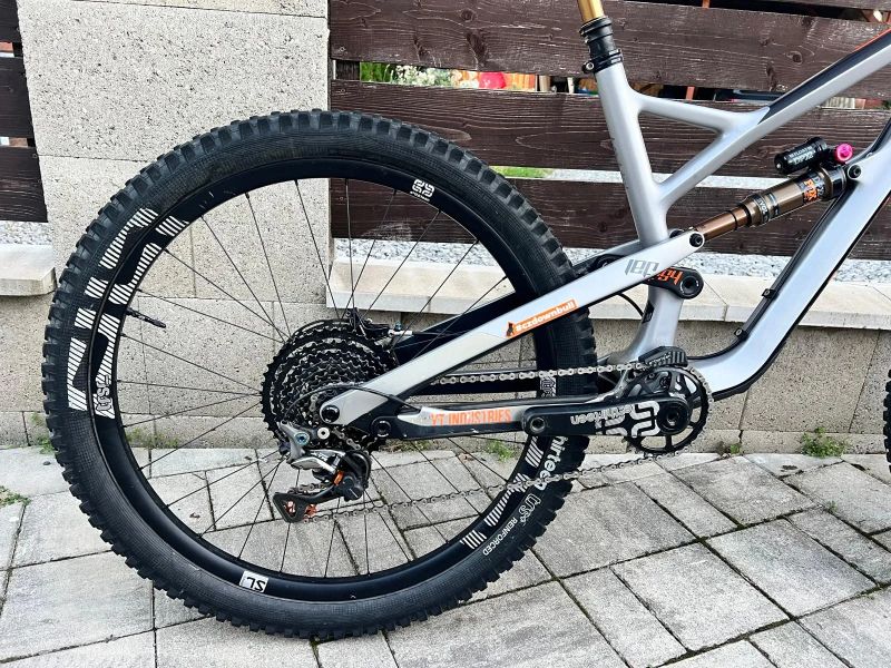 YT Industries CF Pro Race