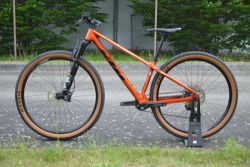 KTM Myroon Elite (S) 2024 Top Stav