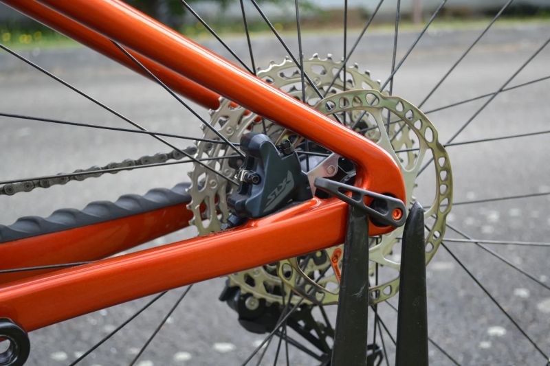 KTM Myroon Elite (S) 2024 Top Stav