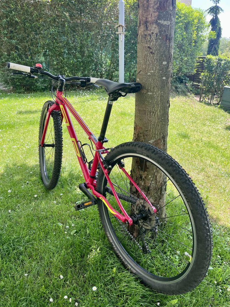 Juniorské kolo Specialized FLY 27