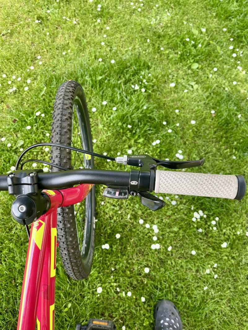 Juniorské kolo Specialized FLY 27