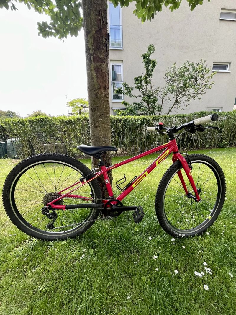 Juniorské kolo Specialized FLY 27