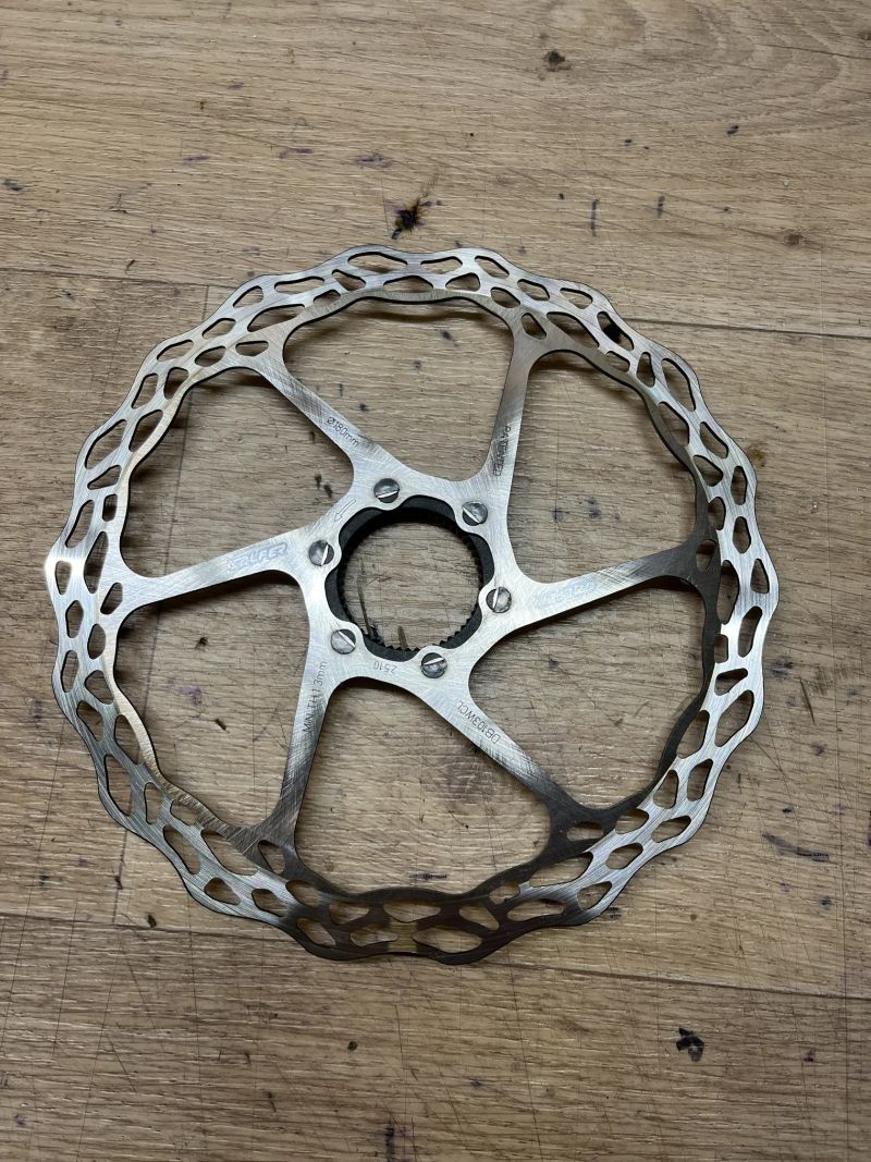 Brzdové kotouče Sram 140mm a Galfer 180mm