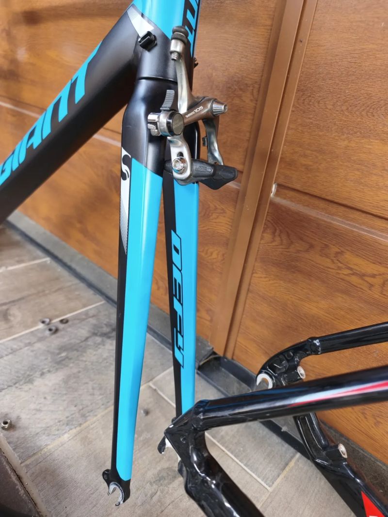 rámová sada GIANT silničního Defy 0 AluXX vel.M a TCX SLR 2 vel.ML