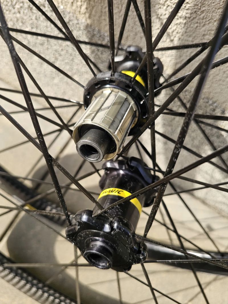 silniční zapletená kola Mavic Cosmic Pro Carbon Disc