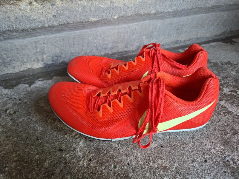 Běžecké tretry Nike Rival vel: 40 (25 cm)