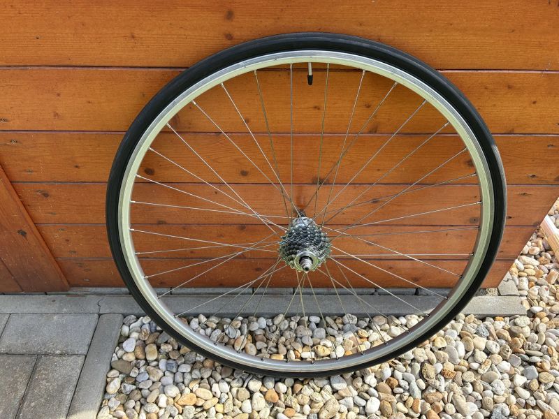 Zadní výplet s nábojem a kazetou Campagnolo