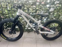 Commencal Clash