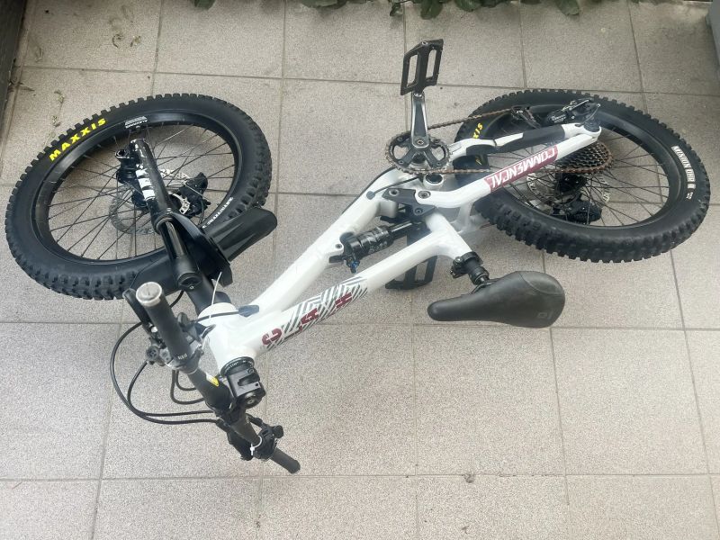 Commencal Clash