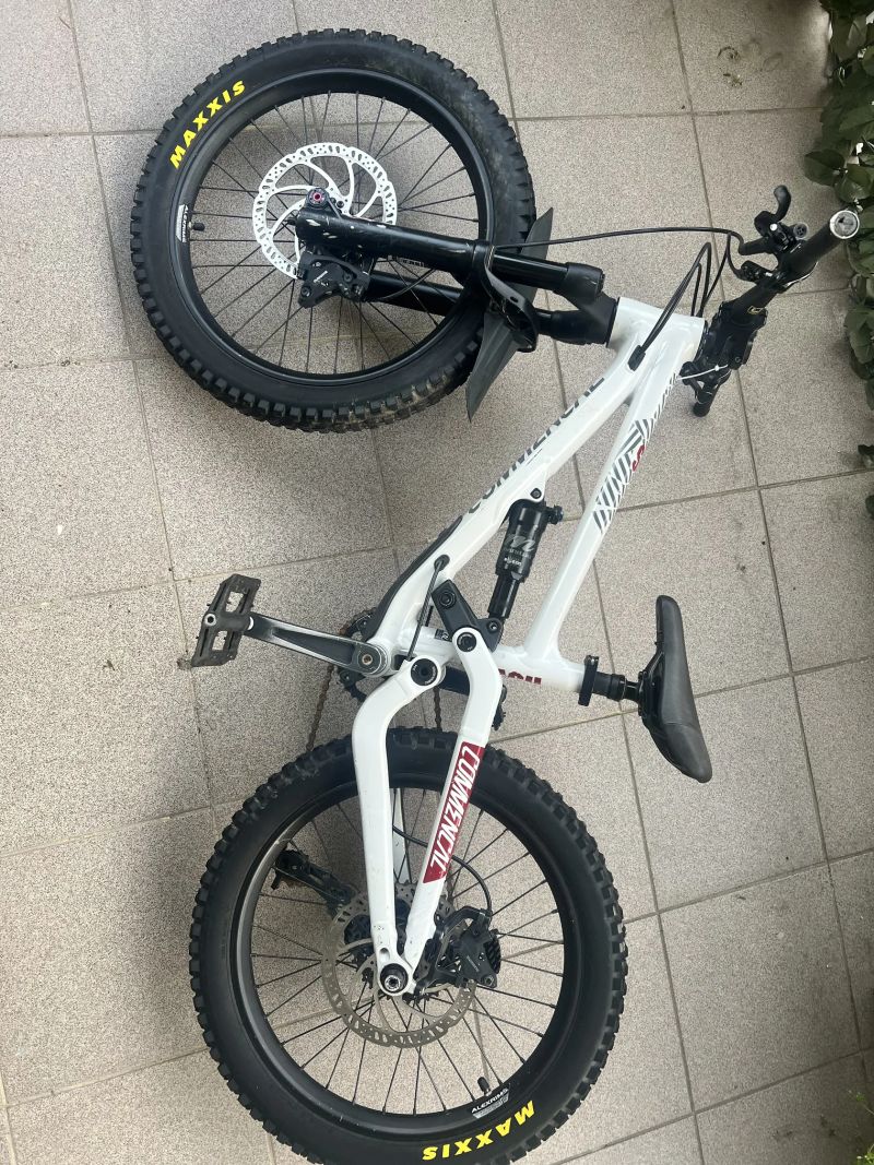 Commencal Clash