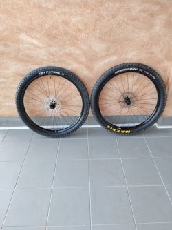 Sada 29" boost kolies a plastov + Kurier Zdarma