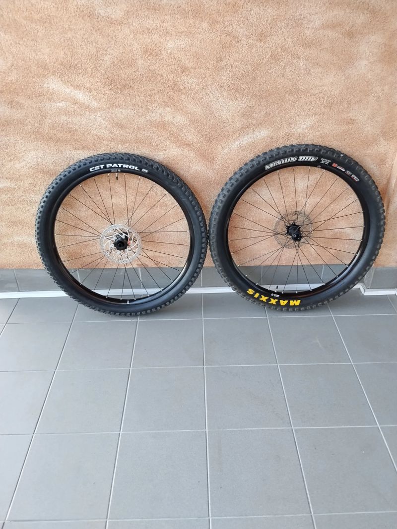 Sada 29" boost kolies a plastov + Kurier Zdarma