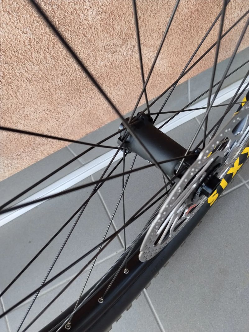 Sada 29" boost kolies a plastov + Kurier Zdarma