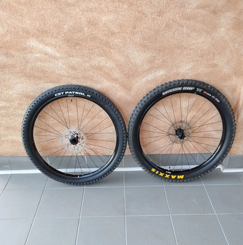 Sada 29" boost kolies a plastov + Kurier Zdarma
