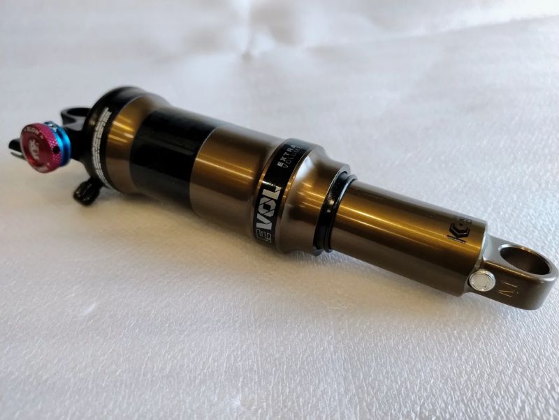 Fox Factory Float DPS tlumič - 190x40mm