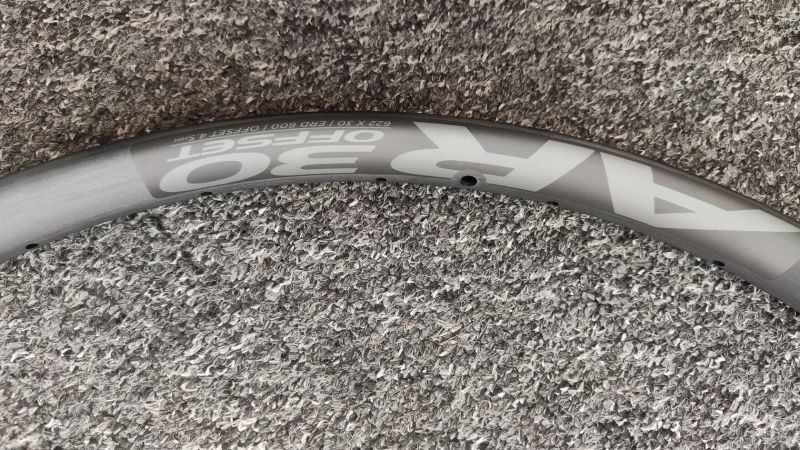 RaceFace AR30 offset 28 děr