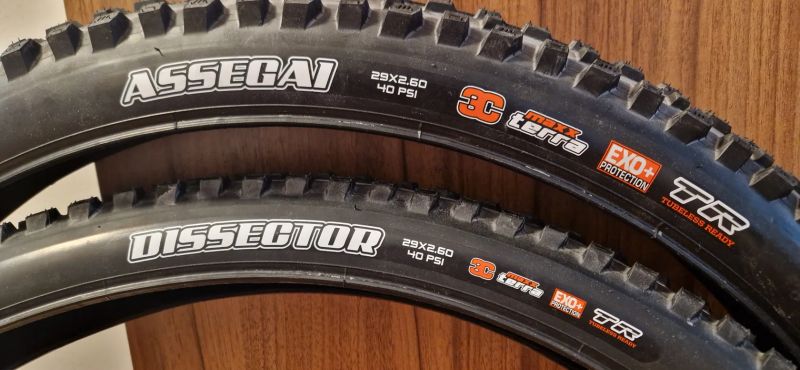 Pláště Maxxis Assegai 29x2.60 EXO+ TR 3C MaxxTerra a Maxxis Dissector 29x2.60 EXO+ TR 3C