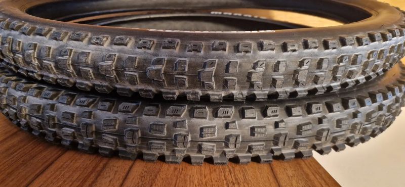 Pláště Maxxis Assegai 29x2.60 EXO+ TR 3C MaxxTerra a Maxxis Dissector 29x2.60 EXO+ TR 3C