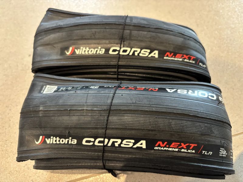 2x nové pláště VITTORIA Corsa N.EXT Graphene 2.0 TLR - 700 x 32C