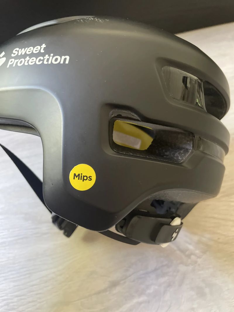 Sweet Protection "Ripper" helma na kolo
