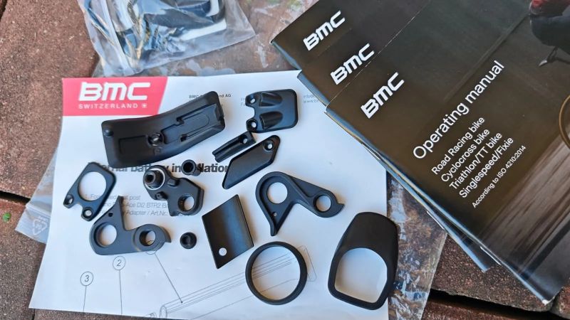 BMC Roadmachine na elektrické 105 Di2 2x12
