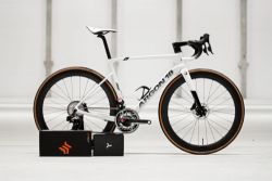 Argon 18 SUM 2026, Sram Red Powermeter, Force D2