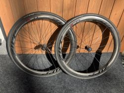 Zipp 303 Firecrest, výška 45 mm