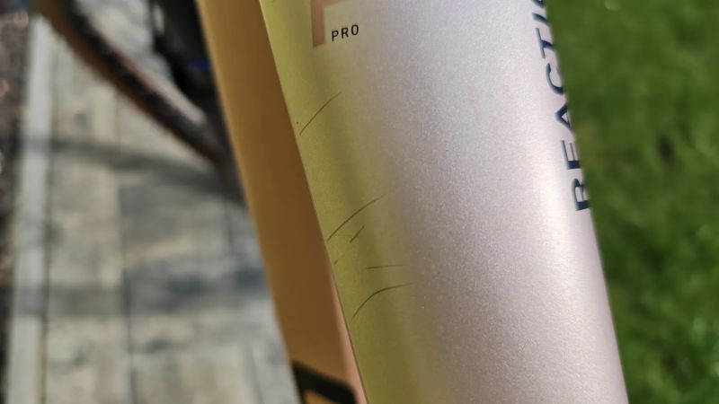 Cube Reaction Hybrid PRO 