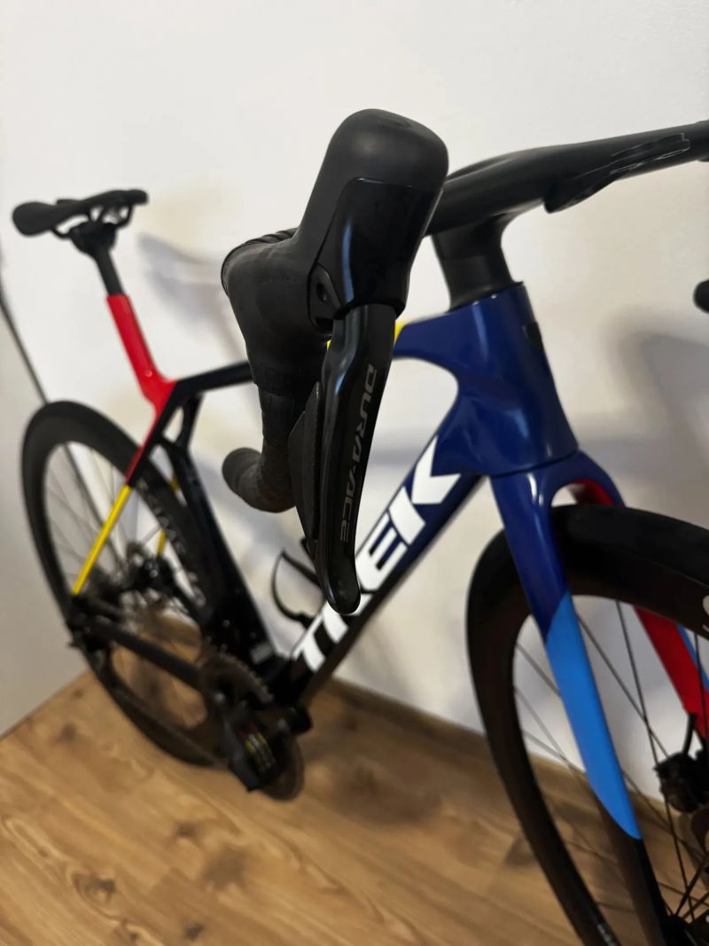 Trek Madone SLR Gen 8, Dura-ace Di2 2x12, vel. M-L, váha 6,85kg