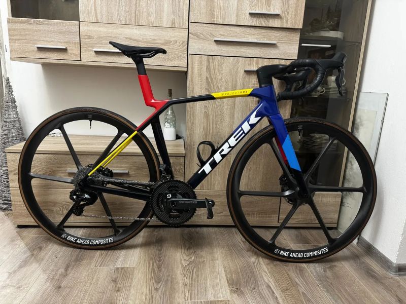 Trek Madone SLR Gen 8, Dura-ace Di2 2x12, vel. M-L, váha 6,85kg