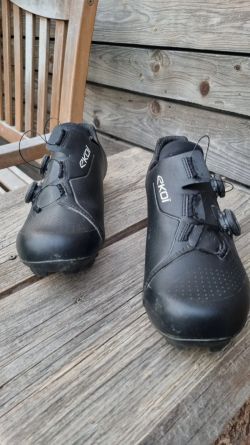 MTB tretry EKOI Perf XC R4 černé