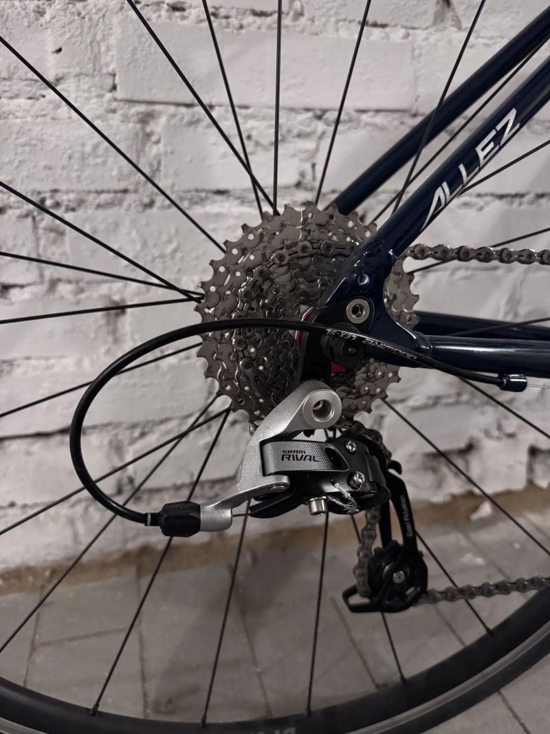 Specialized Allez cast blue/flake silver/carbon