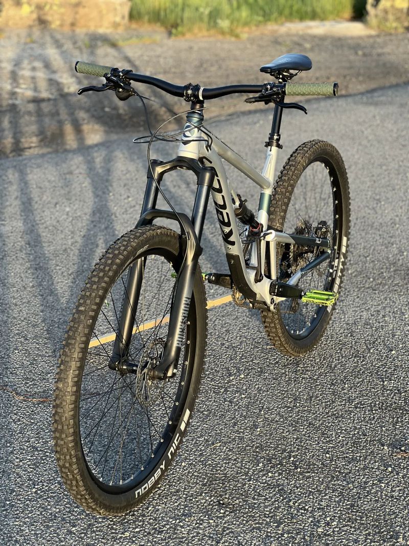KELLYS THORX 10