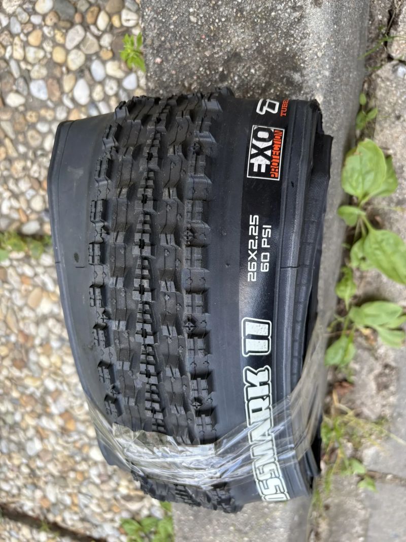 Maxxis Crossmark II 26x2.25 60PSI EXO TR