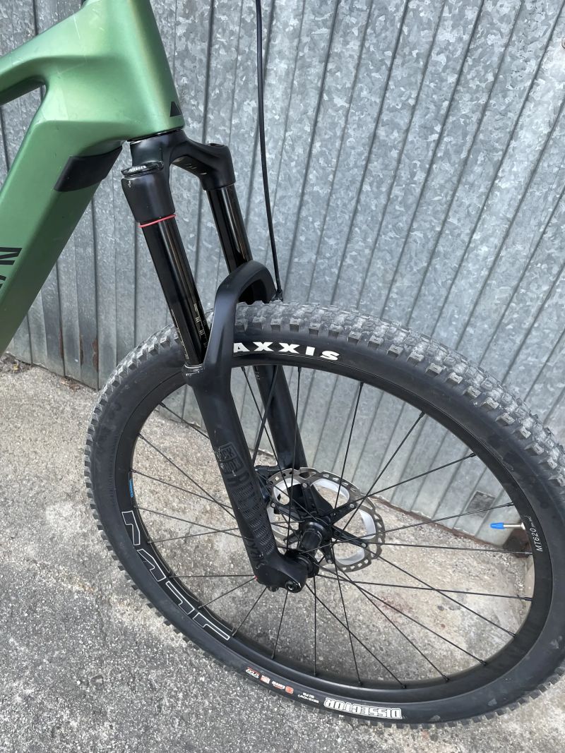 Canyon Spectral:ON CF8 900Wh