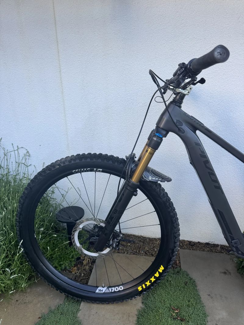 Pivot Shuttle SL PRO X0 Eagle Transmission, velikost S (ZÁRUKA)