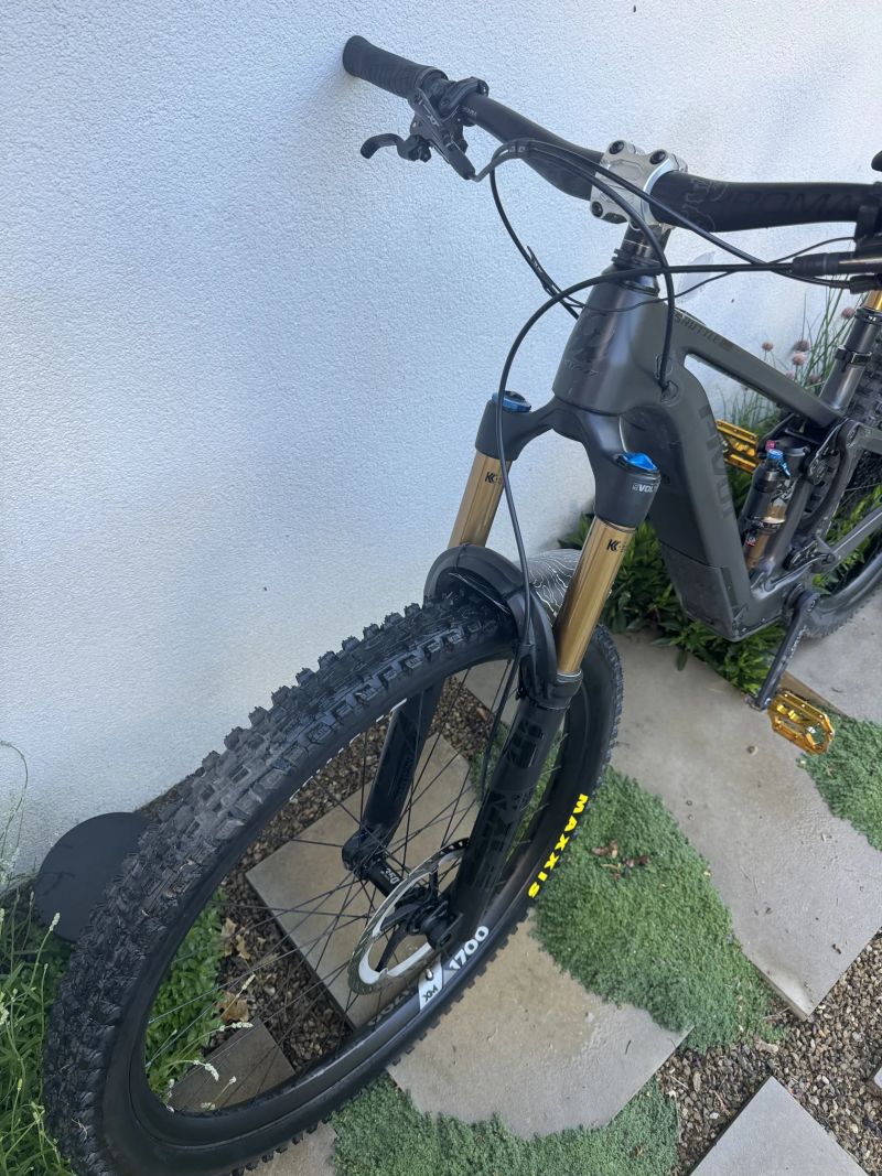 Pivot Shuttle SL PRO X0 Eagle Transmission, velikost S (ZÁRUKA)