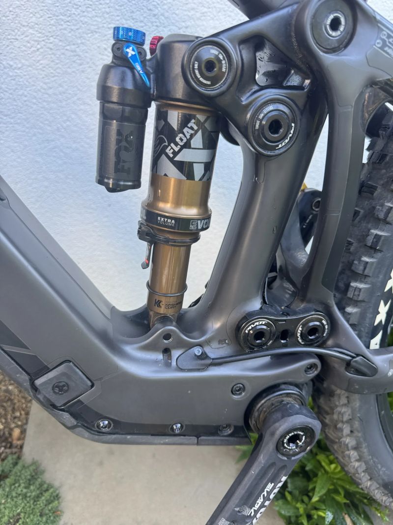 Pivot Shuttle SL PRO X0 Eagle Transmission, velikost S (ZÁRUKA)