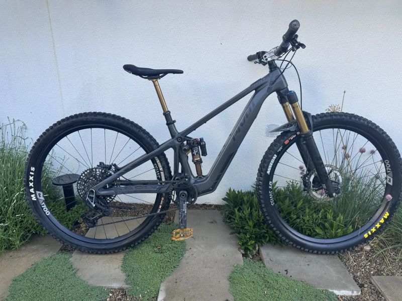 Pivot Shuttle SL PRO X0 Eagle Transmission, velikost S (ZÁRUKA)