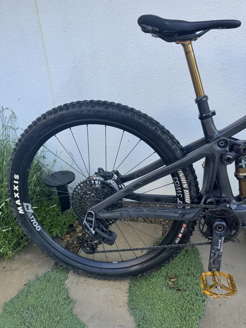 Pivot Shuttle SL PRO X0 Eagle Transmission, velikost S (ZÁRUKA)