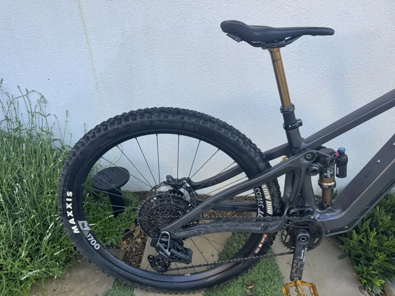 Pivot Shuttle SL PRO X0 Eagle Transmission, velikost S (ZÁRUKA)
