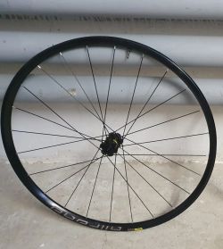 Přední kolo Mavic Allroad 700 Disc CL - poškozené