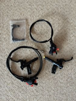 Shimano SLX 2-piston přední a zadní brzda + třmeny